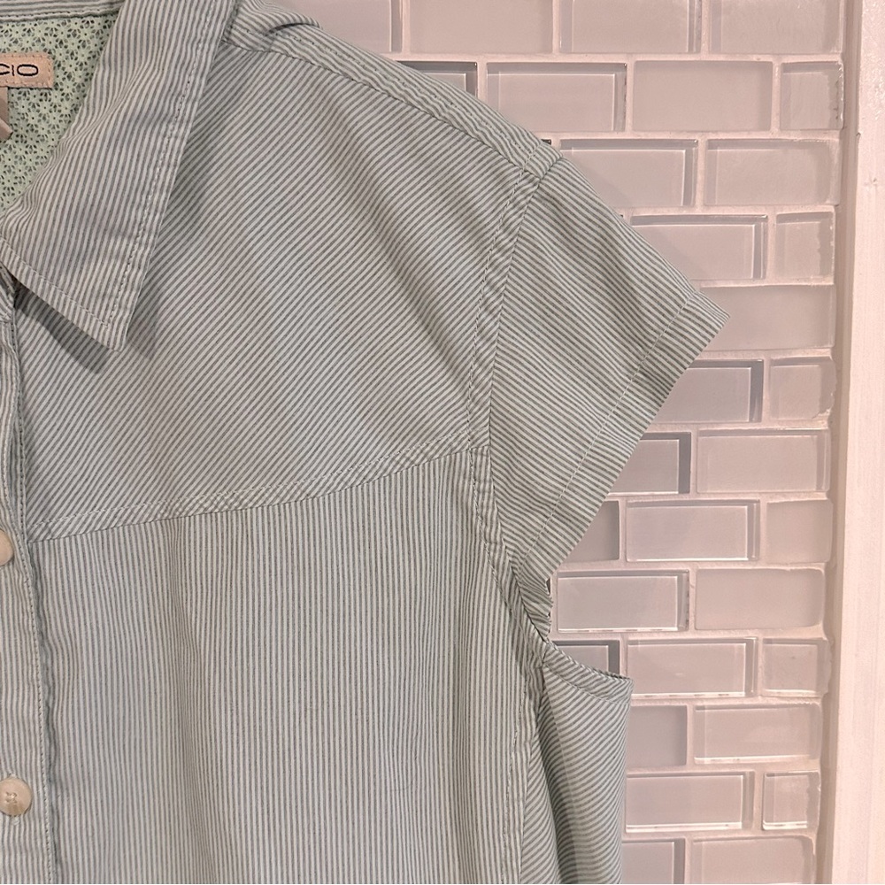 EUC Exofficio Women’s Dry Release Button Down Shirt in teal stripes